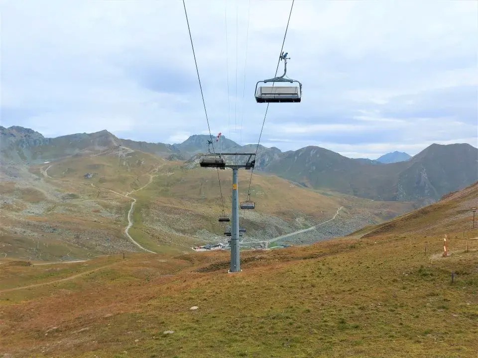 Alptrider Sattelbahn, die beim Wandern in Samnaun genutzt wird