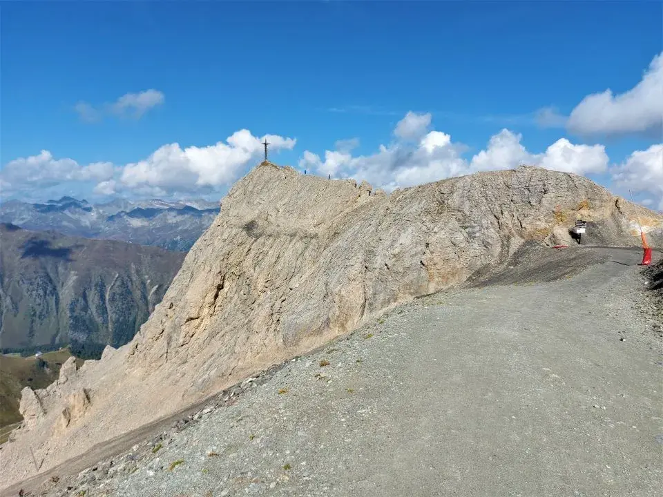 Auf dem Höhenweg vom Viderjoch zum Salaaser Kopf und Zeblasjoch mit Ausblick auf den Greitspitz