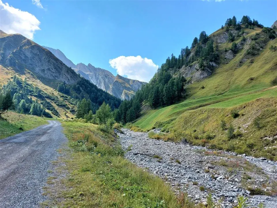 Blick auf die Samnauner Bergwelt vom Wanderweg Schmugglertour Samnaun vom Zeblasjoch über Salaaser Sattel, Viderjoch und Greitspitz