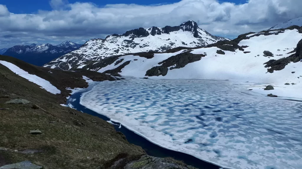 Ein weiterer See auf der 5 Seen Wanderung am Gotthardpass