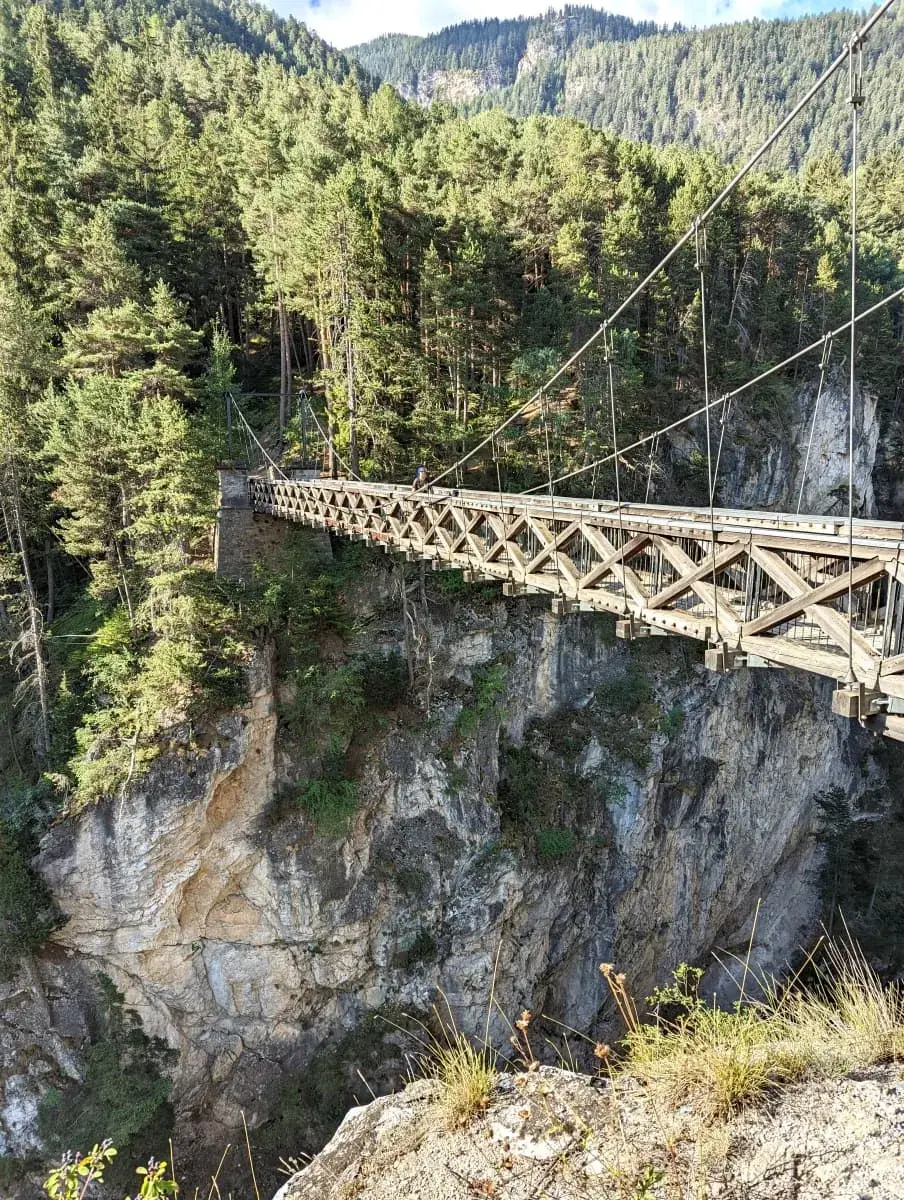 Der Pont du Diable, die Teufelsbrücke über die Schlucht der Arc