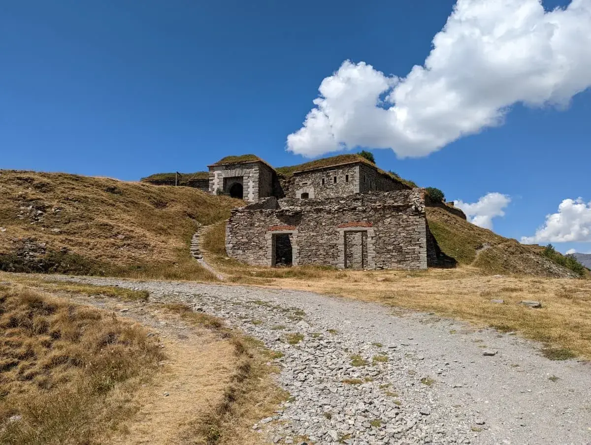 Haupteingang des Fort de Variselle auf dem Col du Mont Cenis