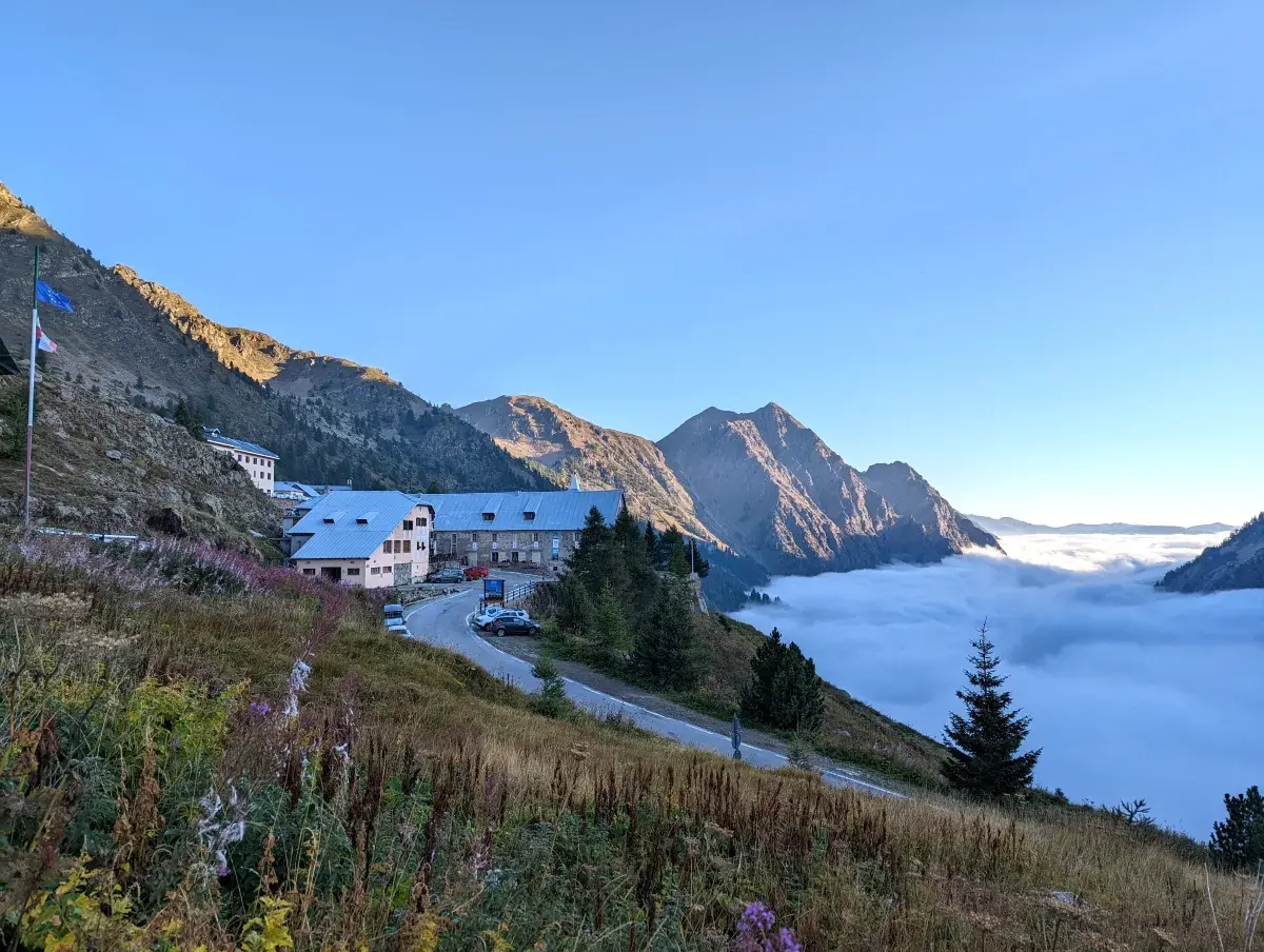 Startpunkt der Tour du Lausfer am Wallfahrtsort Sant'Anna di Vinadio im Piemont