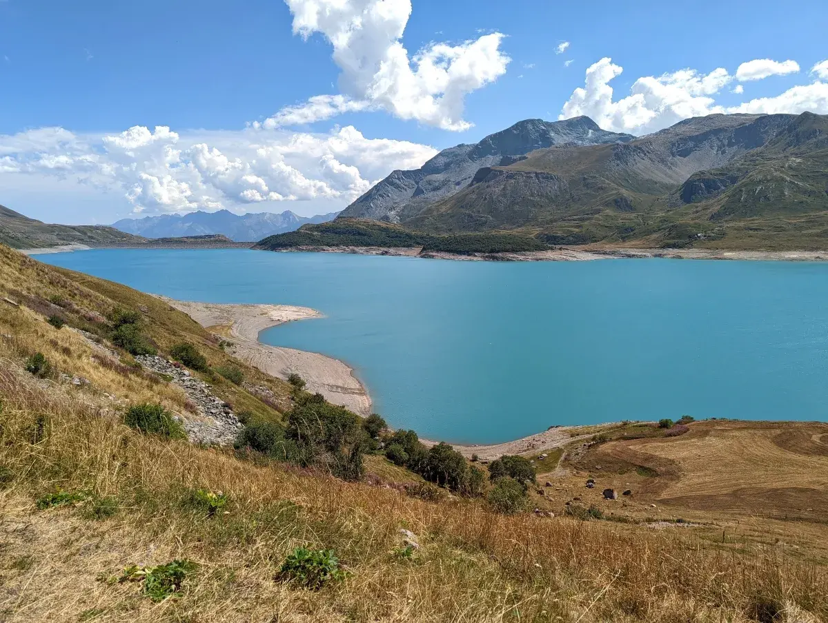 Blick von Nordosten von der Rundwanderung um den Stausee Lac du Mont Cenis