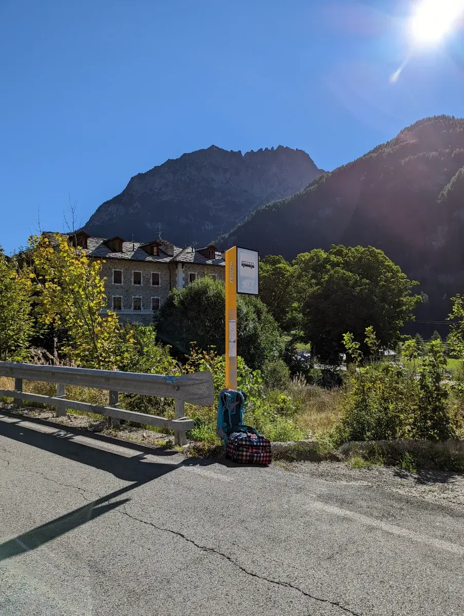 Bushaltestelle in Ceresole Reale - Prese