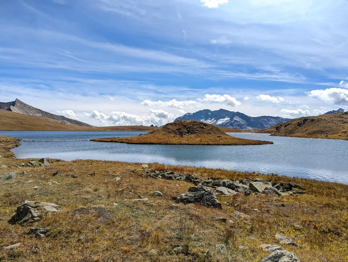 Kleine Insel im Lago Rosset
