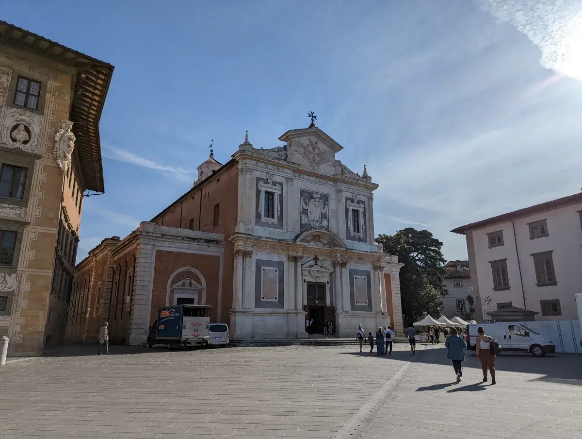 Die Kirche Santo Stefano dei Cavalieri auf der Piazza dei Cavalieri in der Pisa Altstadt