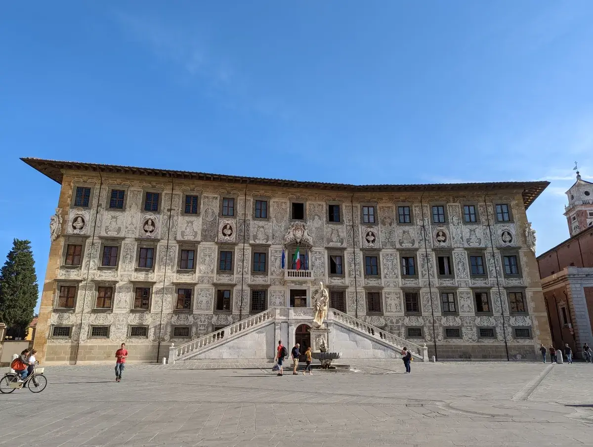 Palazzo della Carovana auf der Piazza dei Cavalieri in der Pisa Altstadt