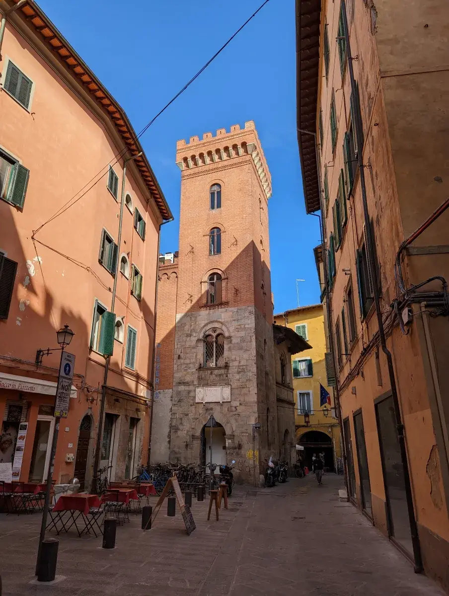 Palazzo del Podestà in der Pisa Altstadt