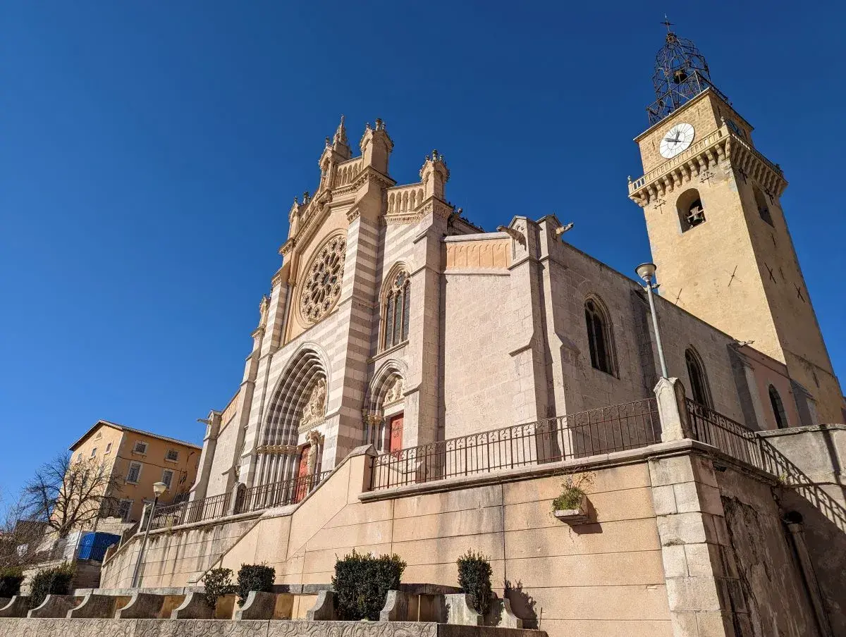 Kathedrale von Digne-les-Bains, eine der Route Napoleon Sehenswürdigkeiten