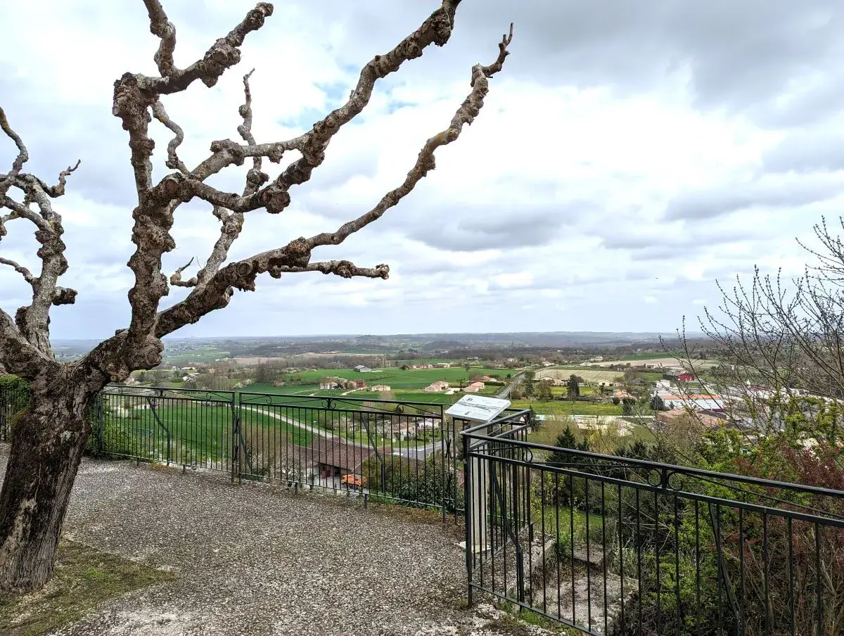 Ausblick von Monflanquin, einem der schönsten Dorf in Lot et Garonne