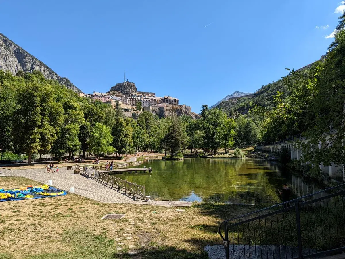 Parc de la Schappe unterhalb der Festungsstadt Briancon