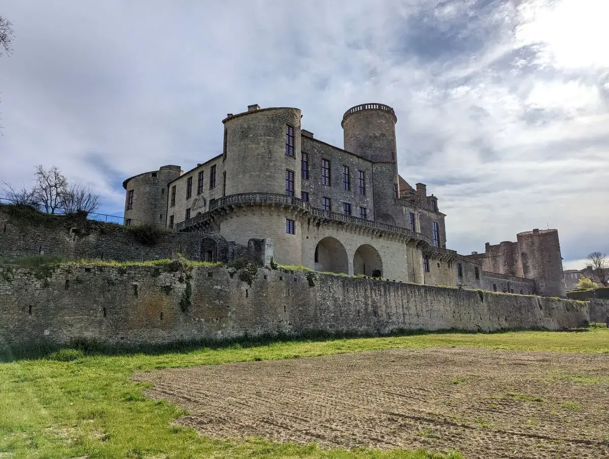 Schloss von Duras im Departement von Lot et Garonne