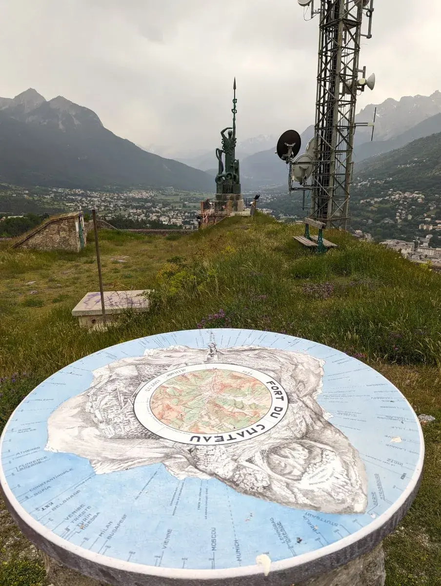 Blick vom Fort du Chateau in Briancon nach Süden