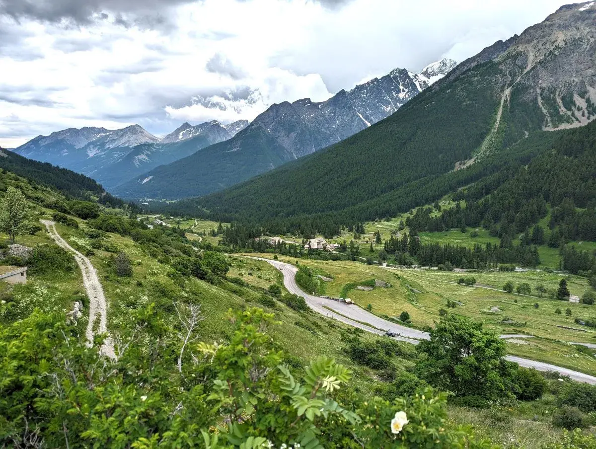 Hauptstrasse durch die Gemeinde, bei Le Lauzet