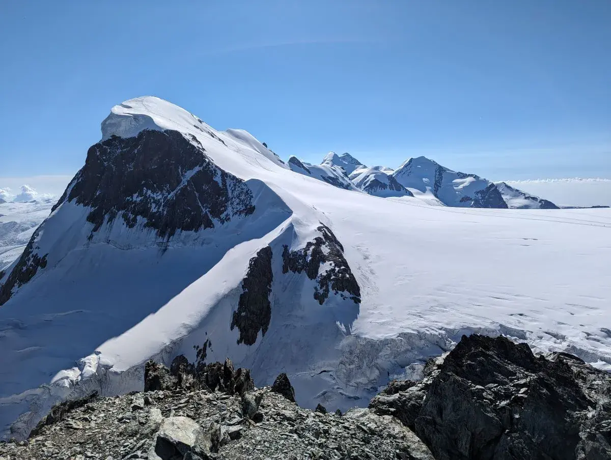 Blick auf das Breithorn von der Aussichtsplattform des Matterhorn Glacier Paradise