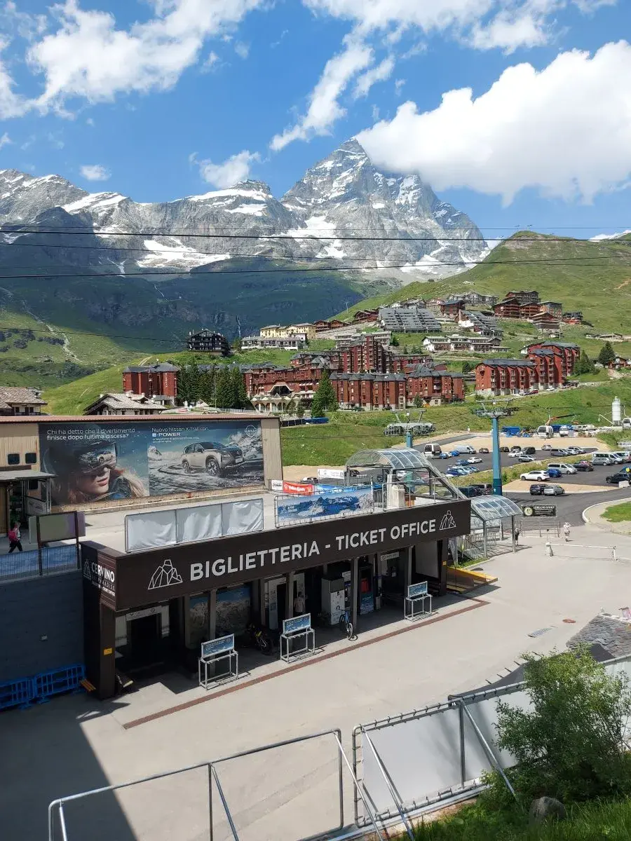 Breuil Cervinia Talstation, Beginn der Matterhorn Alpine Crossing