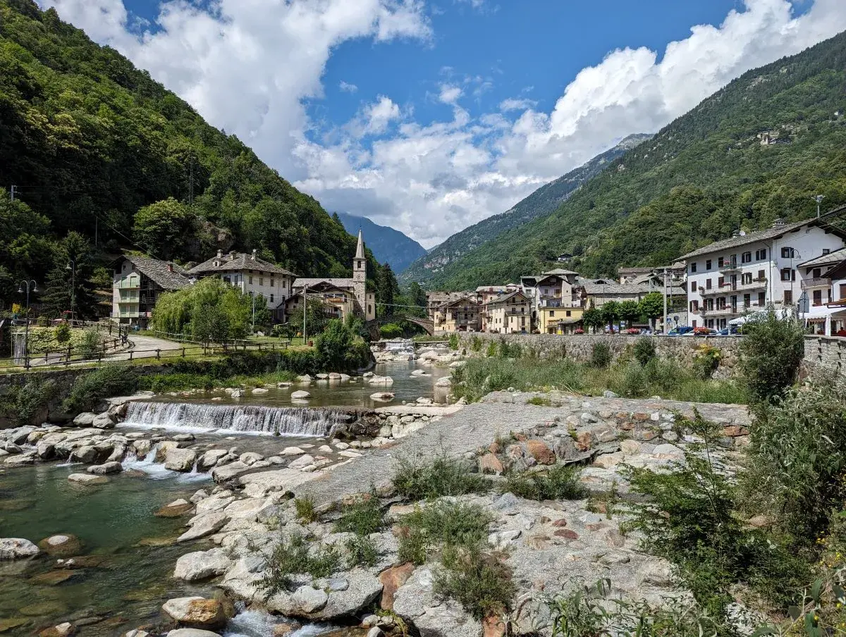 Fontainemore im unteren Valle del Lys