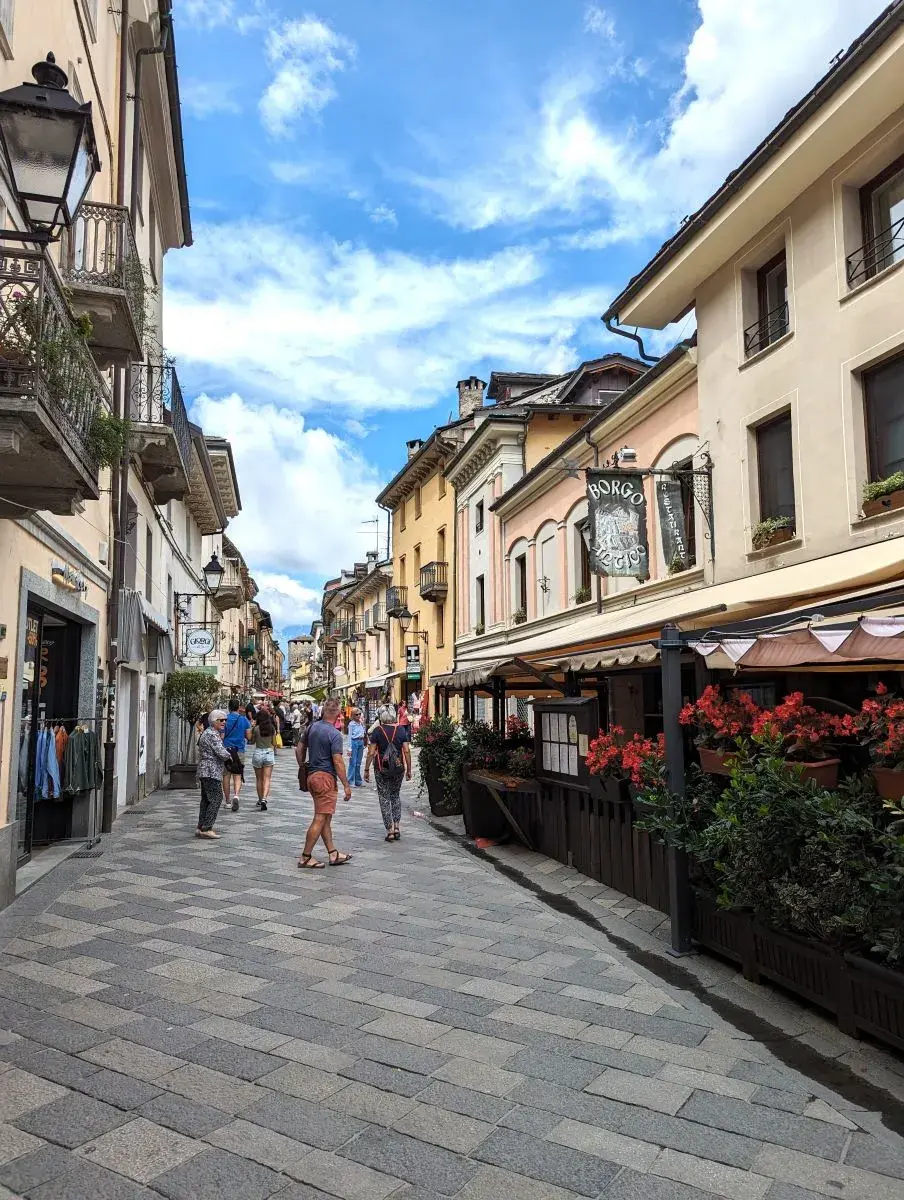 Gasse in der Aosta Altstadt 