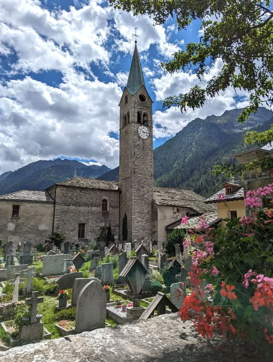 Kirche von Gressoney-Saint-Jean im Gressoneytal