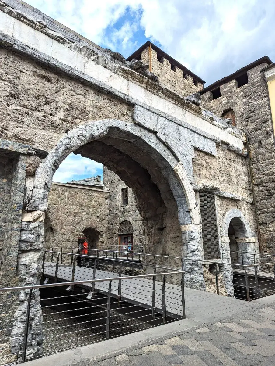 Porta Praetoria in der Aosta Altstadt