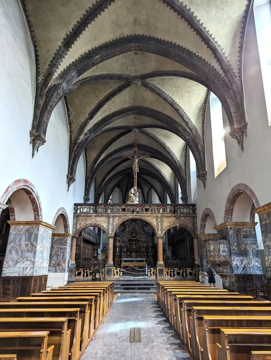 Stiftskirche Sankt Ursus von innen