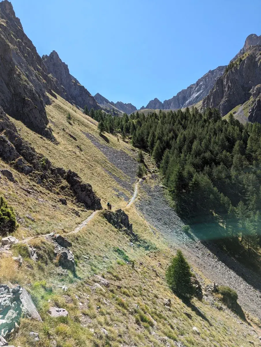 Wanderweg um den Talkessel des Lago Visasia herum