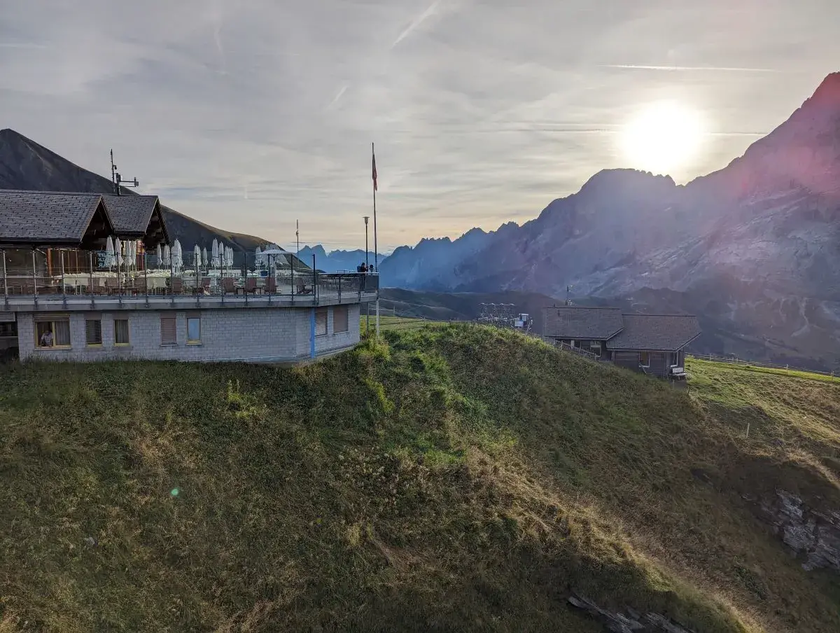 Das Berggasthaus First zum Sonnenuntergang