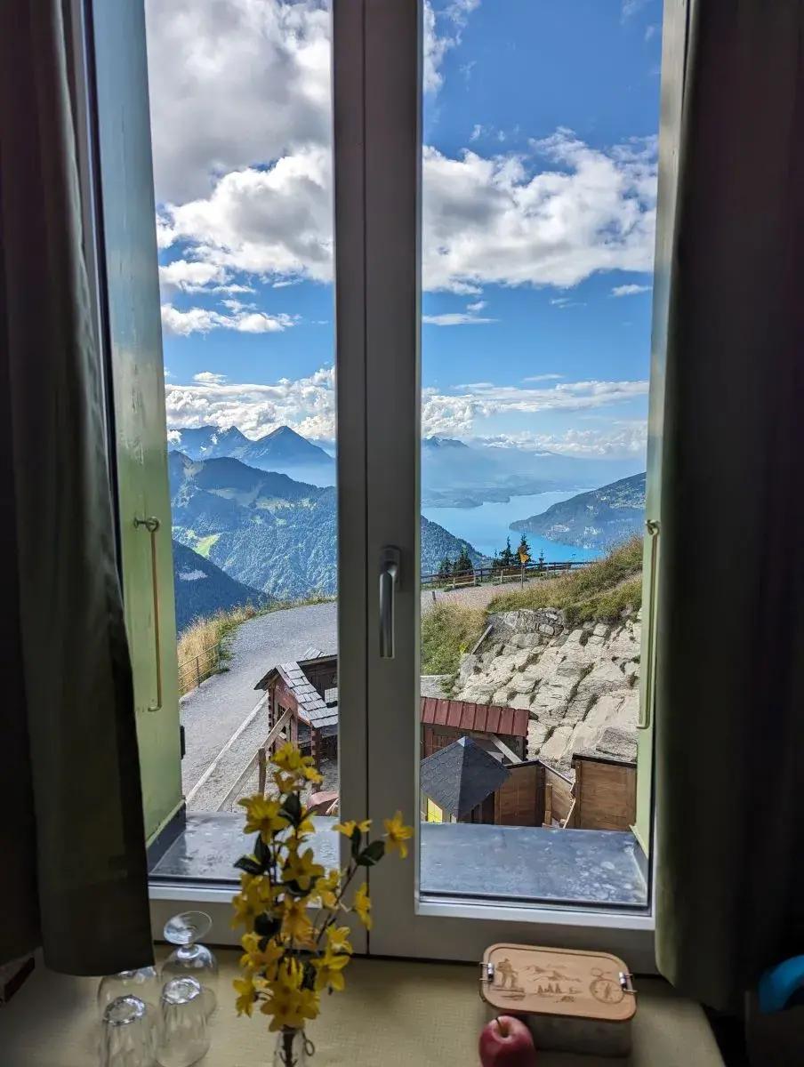 Blick aus meinem Zimmer des Berghotel Schynige Platte auf den Thunersee