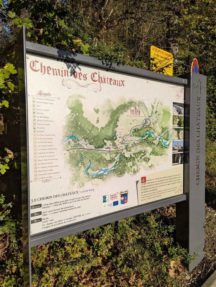 Infos zum Wanderweg Chemin des Chateaux, der sowohl zur Gorges du Fier als auch zum Chateau de Montrottier führt