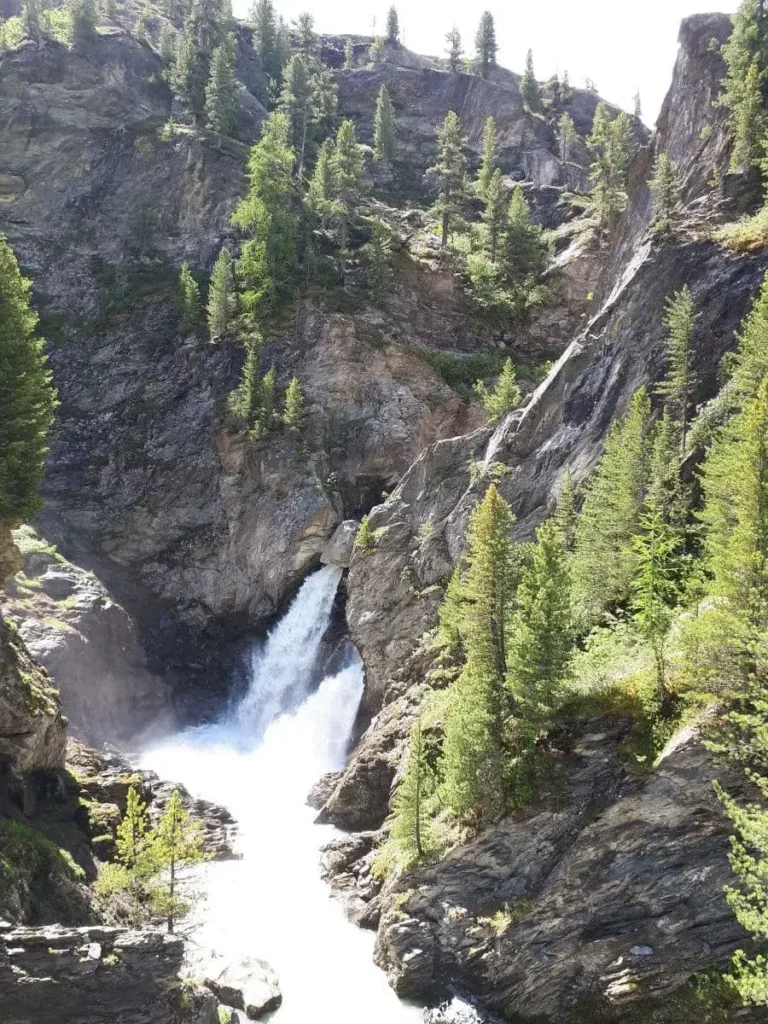 Wasserfall in der Plimaschlucht im Martelltal, auf dem Wanderweg von der Martellerhütte zur Enzianhütte