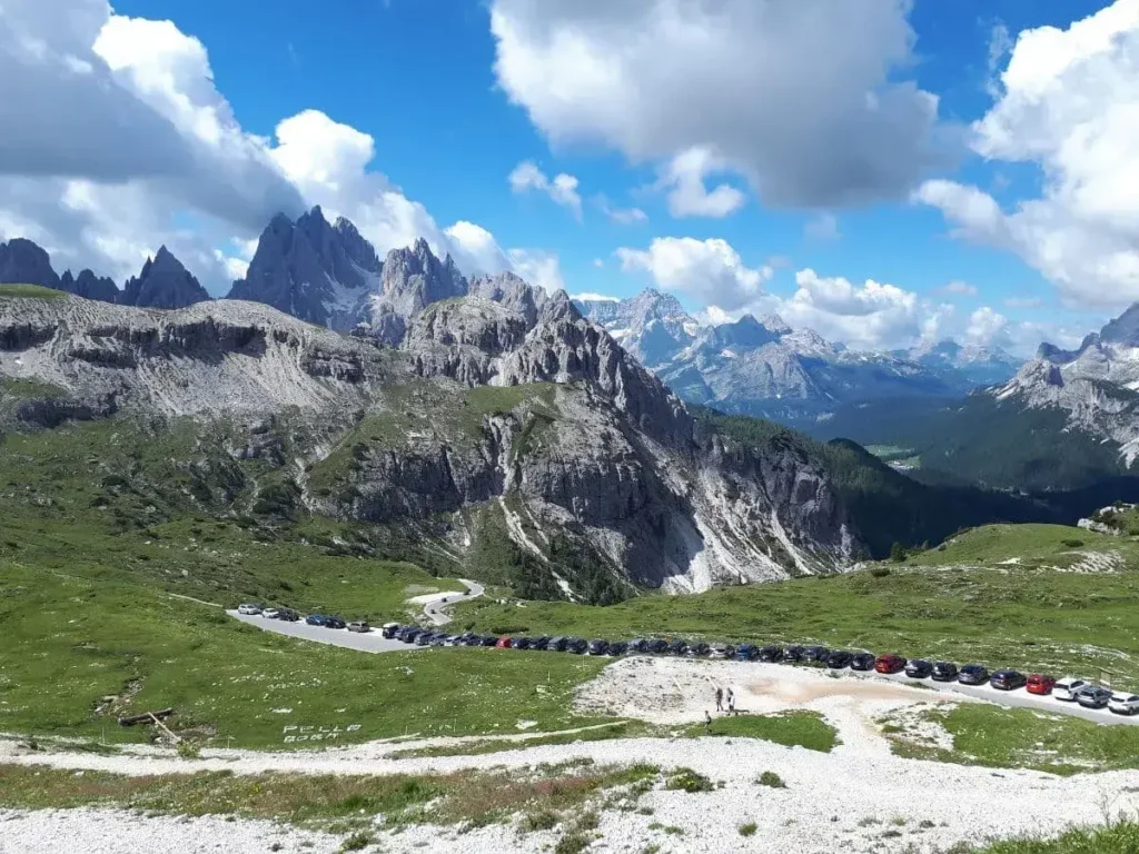 Panorama am Startpunkt für den Drei Zinnen Rundwanderung, der Auronzohütte