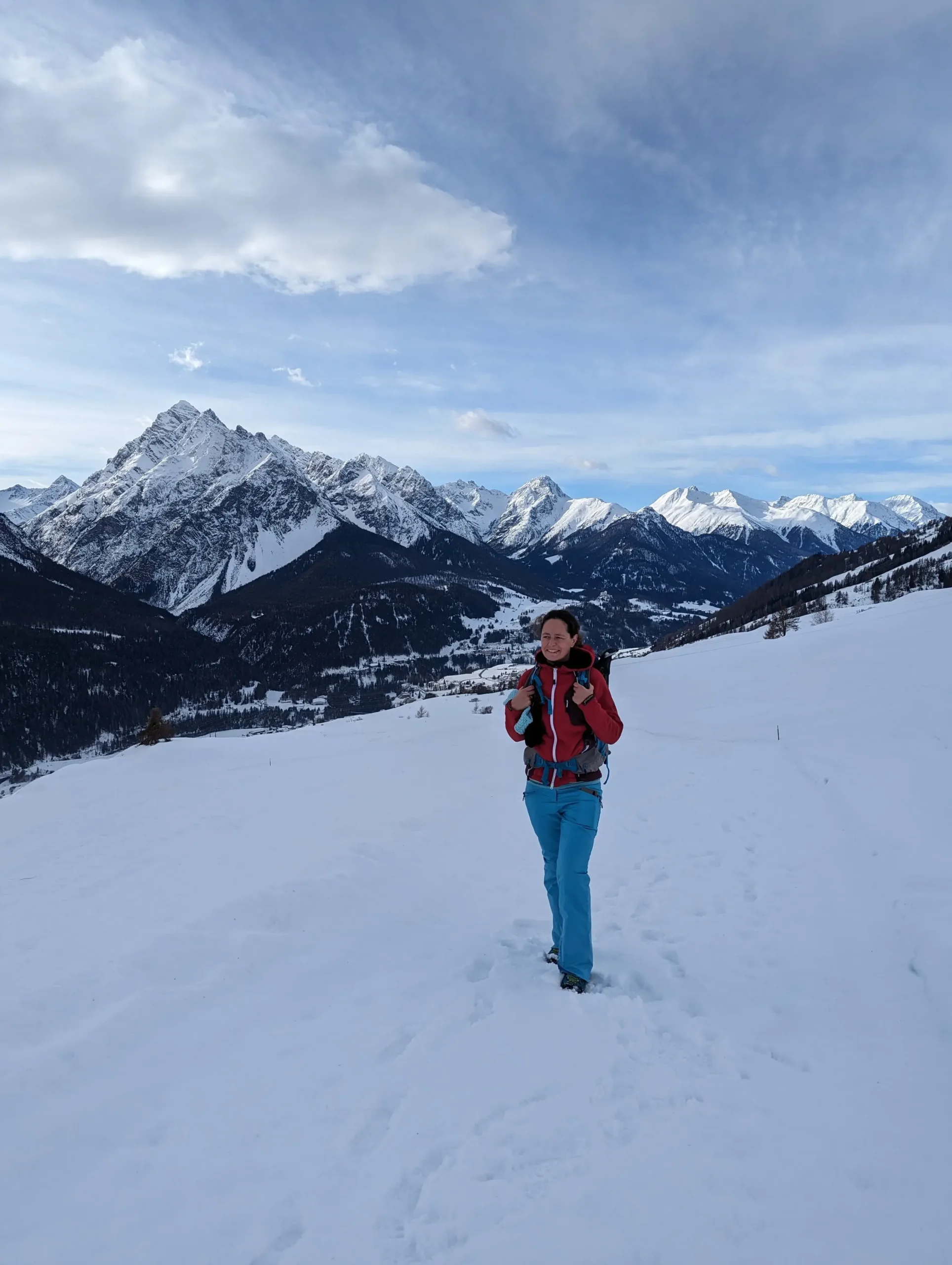 Auf dem Winterwanderweg Via Engiadina von Scuol nach Sent